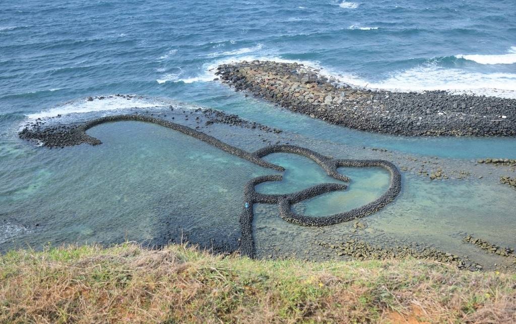 Penghu fish traps. The iconic double love heart formation. By chingtao0007 (CC0) via Needpix. https://www.needpix.com/photo/1171932/penghu-beach-love-free-pictures-free-photos-free-images-royalty-free-free-illustrations
