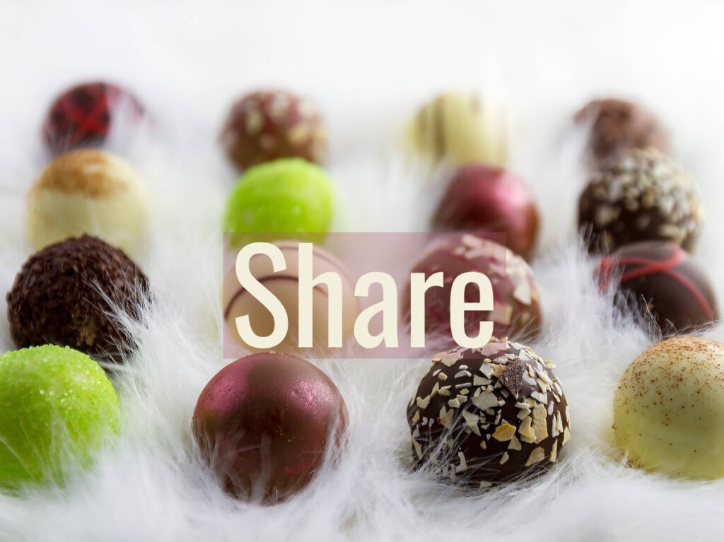 Share good news in travel & tourism as you would a selection of fine chocolates. Image by Ingrid (CC0) via Pixabay. https://pixabay.com/users/5598375-5598375/