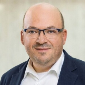 1 Professor Ralf Vogler